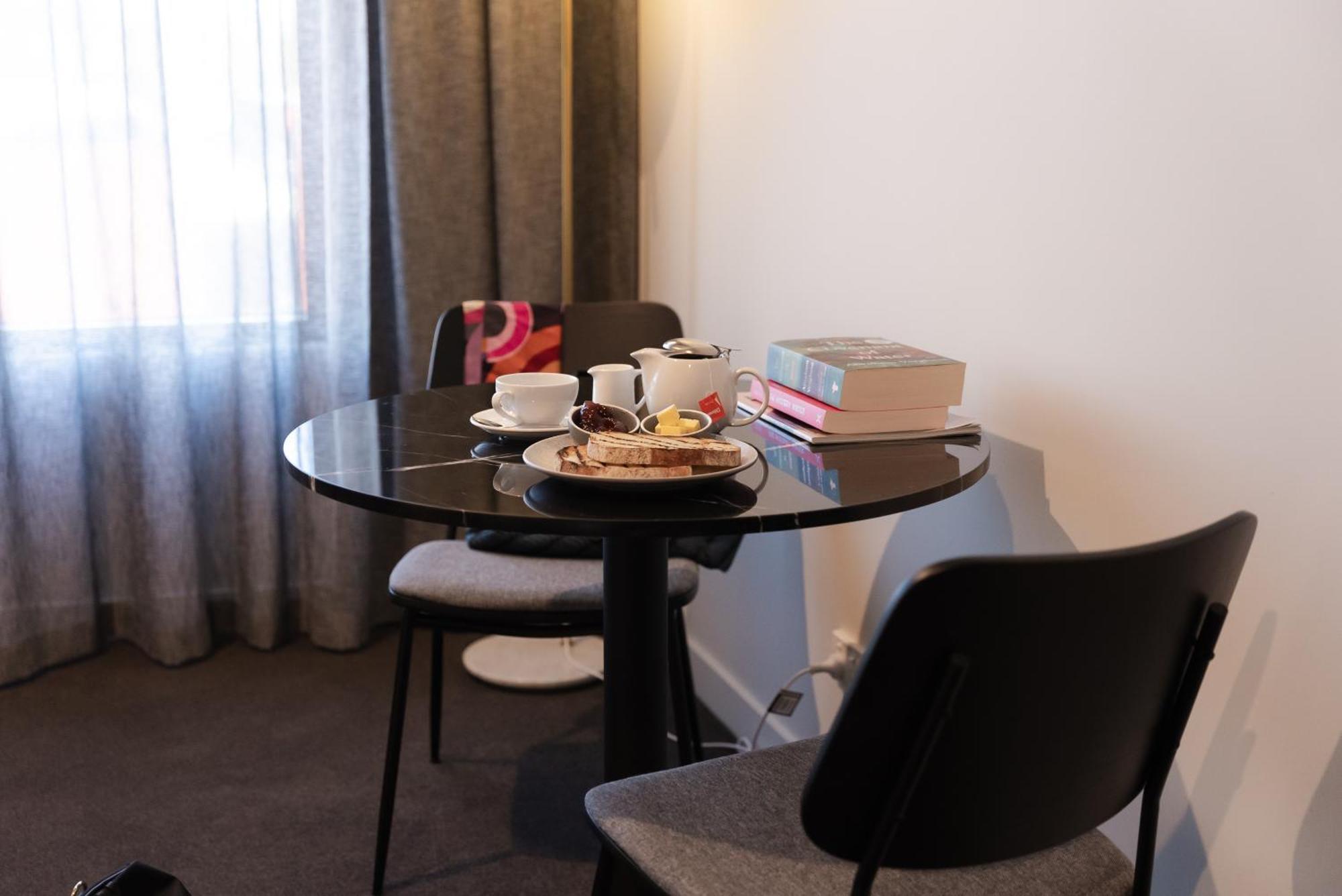 Mantra Tonsley Adelaide Aparthotel Room photo