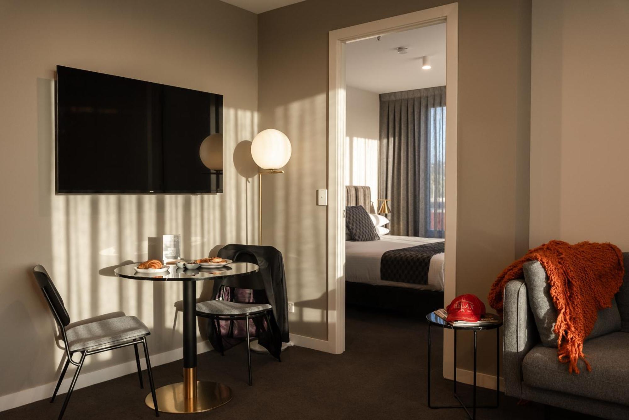 Mantra Tonsley Adelaide Aparthotel Room photo